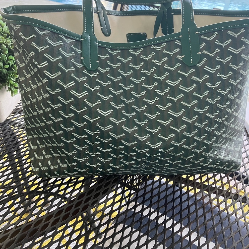 Stylish Green Tote Bag